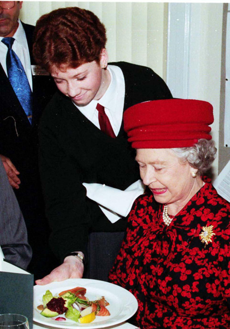 İngiltere Kraliçesi 2. Elizabeth 96 yaşında ve hâlâ tahtta: Çocukluğundan beri her gün yediği tek yiyecek