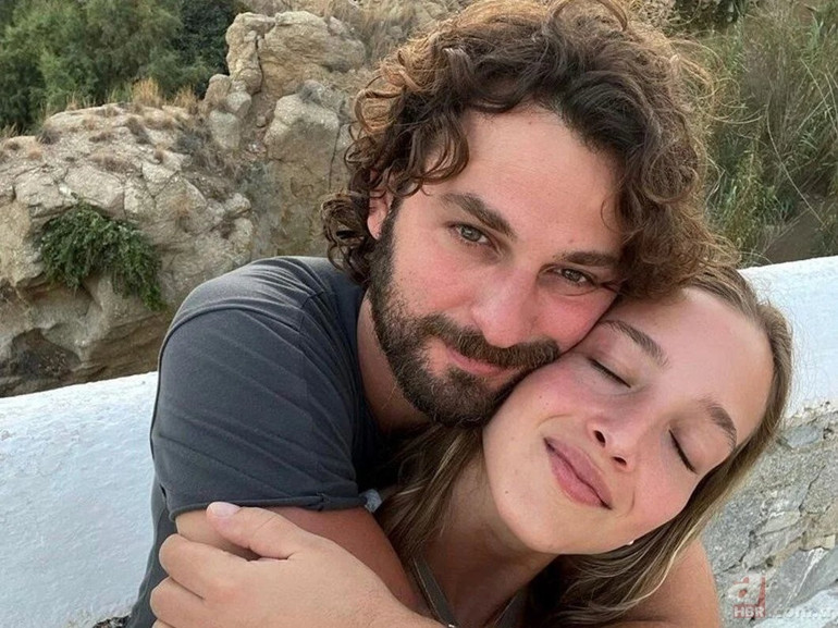 Ünlü çift ilk kez el ele