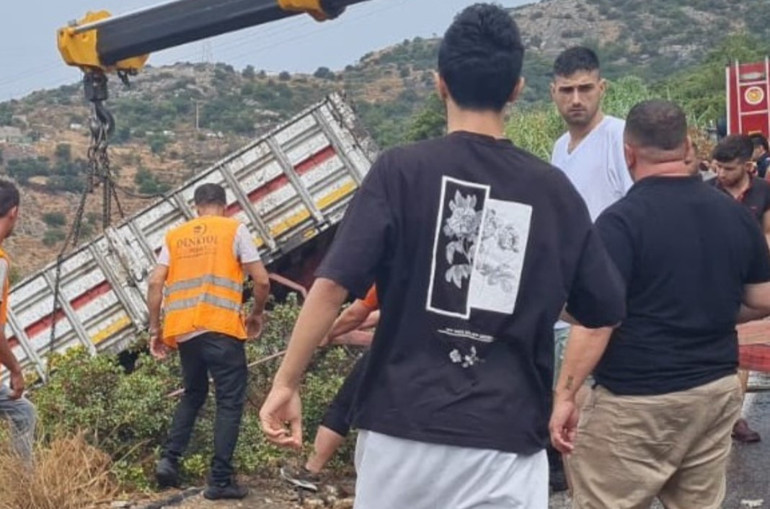 Çocukları İbrahim Tatlısesin yanına koştu Ahmet Tatlısesten ilk açıklama...