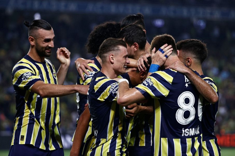 Son Dakika: Fenerbahçe - Austria Wien maçının gizli kahramanı Taraftar mest oldu, topla her buluştuğunda...