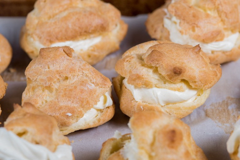Pate a choux (Pataşu hamuru) nasıl yapılır Evde pataşu hamuru tarifi, yapımı, malzemeleri ve püf noktaları