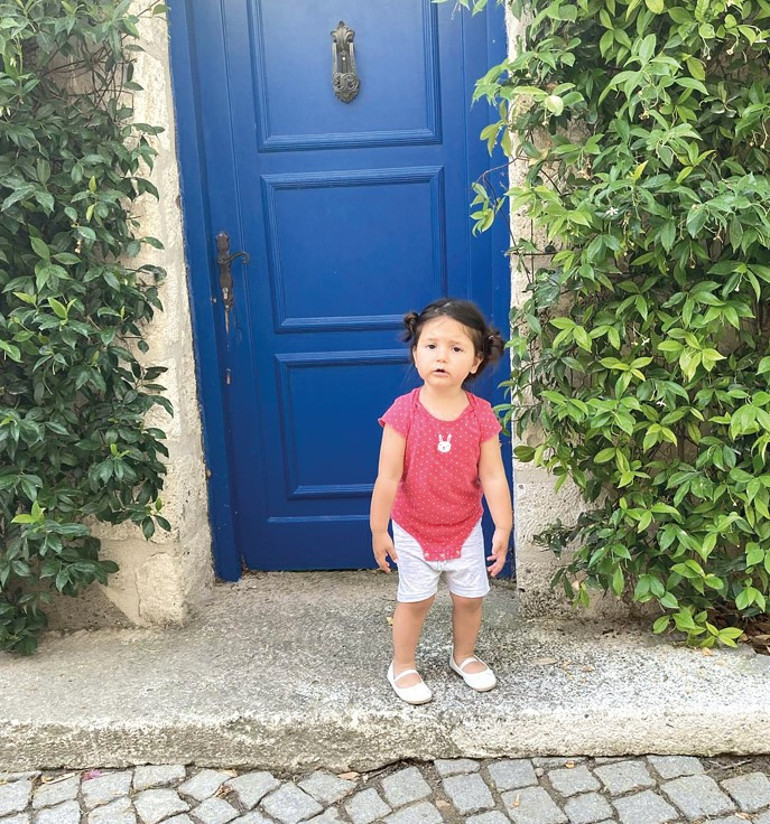 Çocukla Çeşme in, Alaçatı out