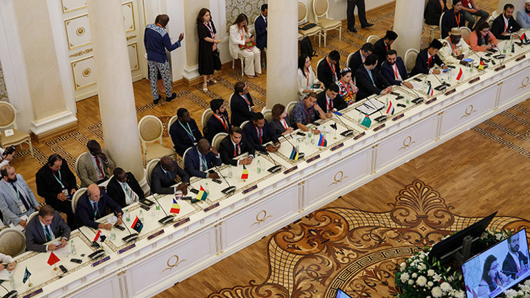 4 gün süren Kazan Küresel Gençlik Zirvesi 67 ülkeden 300 katılımcıyla gerçekleşti