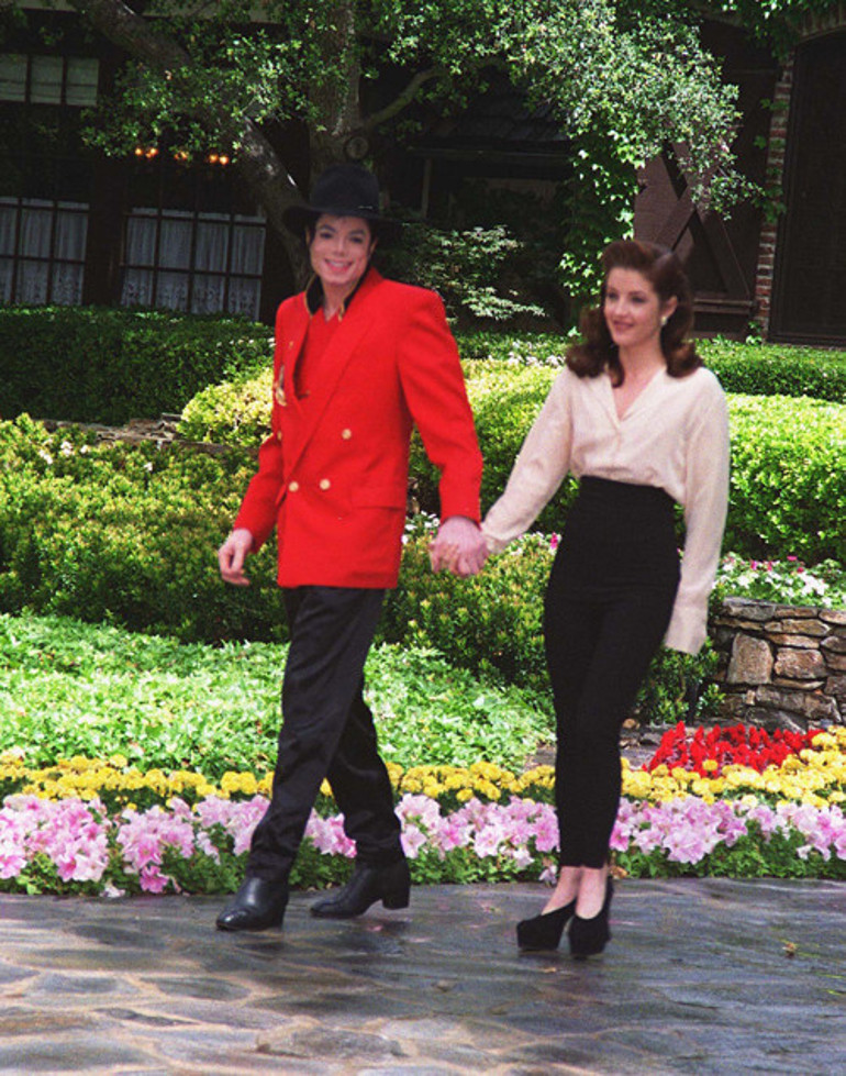 Ünlü şarkıcıdan acı itiraf: Oğlumun ölümü yüzünden beni yargılayanlar oldu