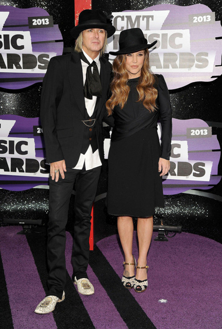 Ünlü şarkıcıdan acı itiraf: Oğlumun ölümü yüzünden beni yargılayanlar oldu