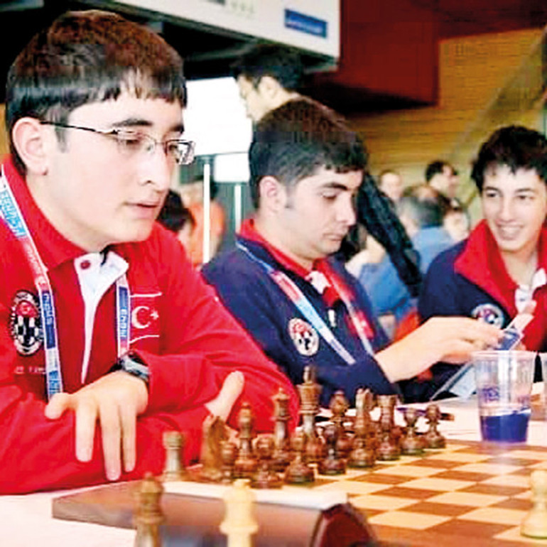 Bizim semtin Kasparovları: Mamaktan çıktılar, büyükusta oldular