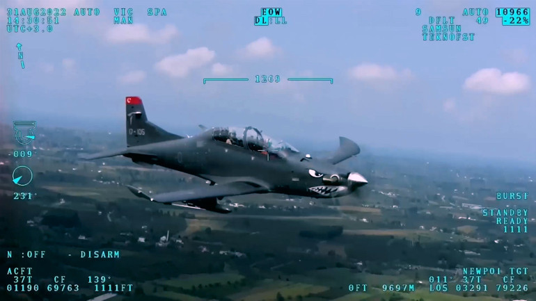 Selçuk Bayraktar Hürkuş’ta ikinci pilot koltuğunda: Yaşasın Milli Teknoloji Hamlesi ile güçlü Türkiye