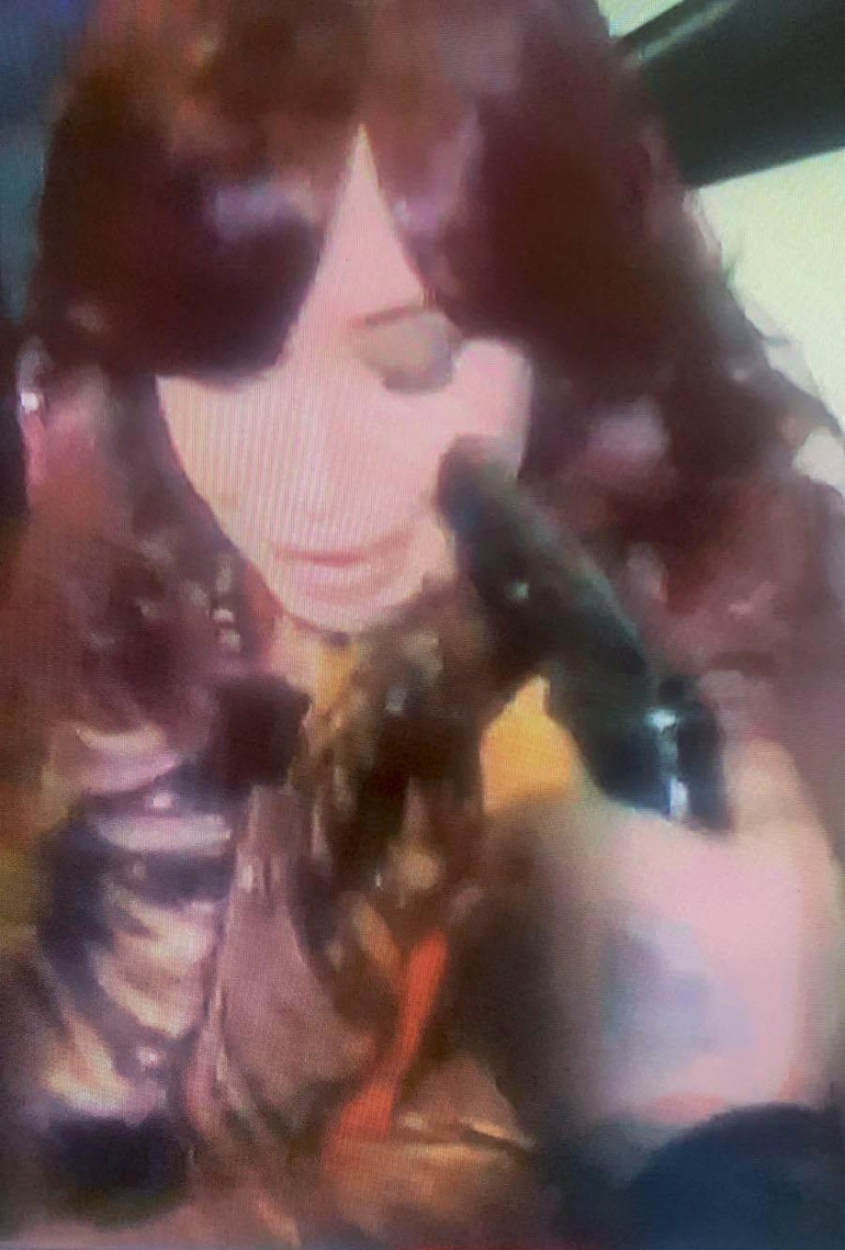 Tüm dünya izledi… Arjantin’de akılalmaz anlar: Eski Cumhurbaşkanı Cristina Fernandez de Kirchner’e suikast girişimi