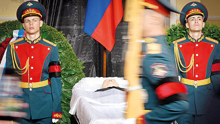 Gorbaçov için Putin’siz tören