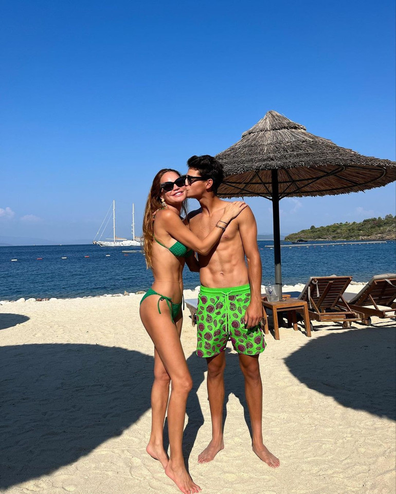 Ünlü oyuncudan  17 günlük oğlu ile ilk poz