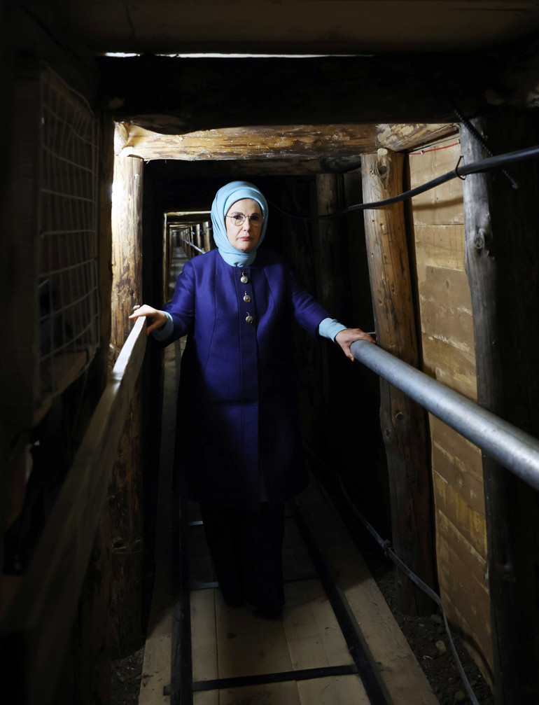 Emine Erdoğan, Saraybosnada Umut Tüneli ve Maarif Okulunu ziyaret etti