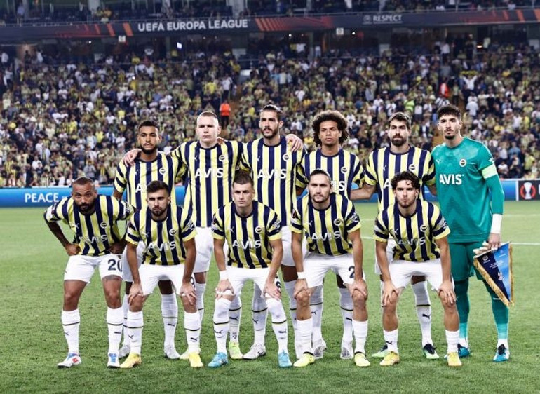 Son Dakika: Kadıköyde tesadüflerle dolu intikam Stoper ama forvet gibi oynadı... Fenerbahçe tarihine geçti...
