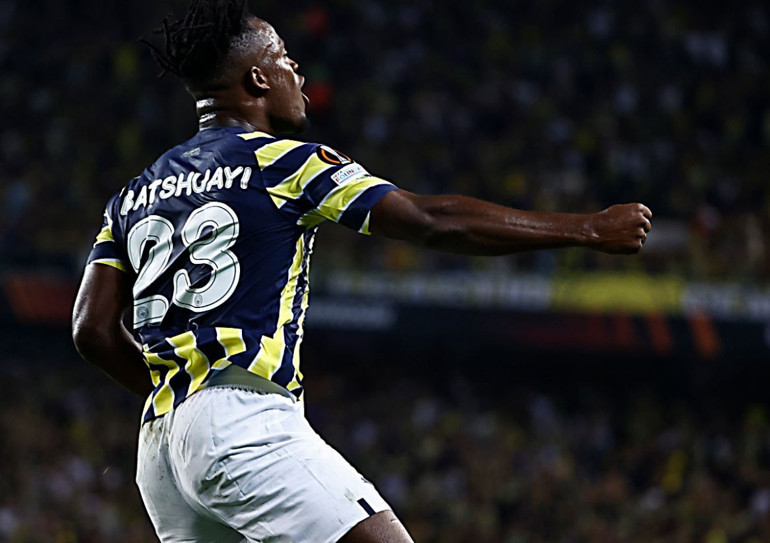 Son Dakika: Kadıköyde tesadüflerle dolu intikam Stoper ama forvet gibi oynadı... Fenerbahçe tarihine geçti...