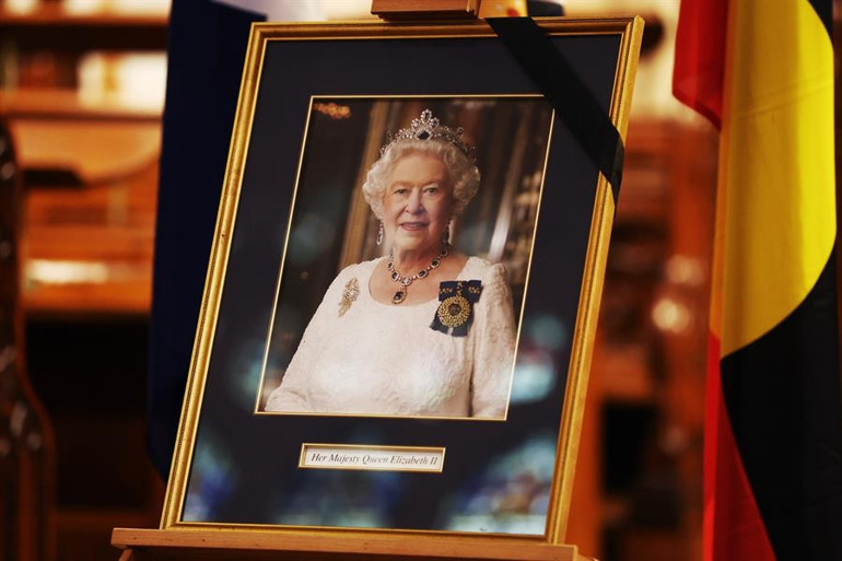 Kraliçe 2. Elizabeth öldü… İngiltere’de 10 günlük yas süreci başladı İşte dünyanın izleyeceği cenazenin detayları