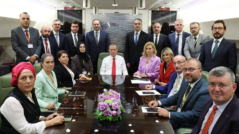 Son dakika... Cumhurbaşkanı Erdoğandan Balkanlar ziyareti dönüşünde önemli açıklamalar