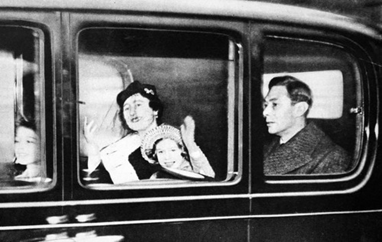Bilmediğiniz Elizabeth: Yeri geldiğinde parti kızıydı, yeri geldiğinde ciddi bir hükümdar