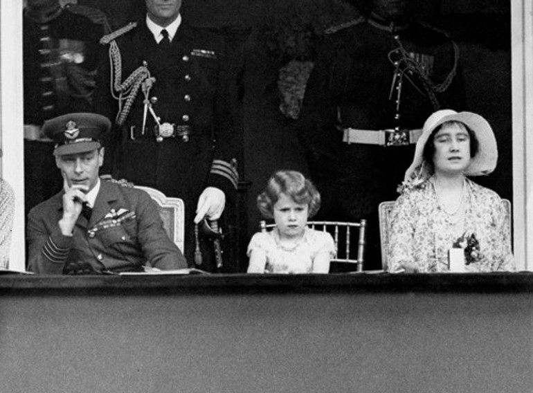 Bilmediğiniz Elizabeth: Yeri geldiğinde parti kızıydı, yeri geldiğinde ciddi bir hükümdar