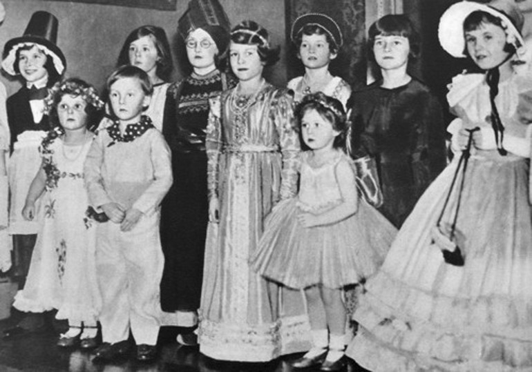 Bilmediğiniz Elizabeth: Yeri geldiğinde parti kızıydı, yeri geldiğinde ciddi bir hükümdar