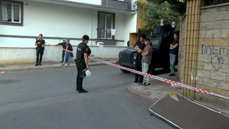 İstanbulda halı silkeleme cinayeti: Yakınları sinir krizi geçirdi