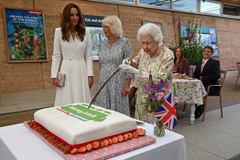 Kraliçe Elizabeth’i bir de çocuklarından dinleyin… En özel anlarını paylaştılar… ‘Meğer annem o filmde başrolde oynamış’