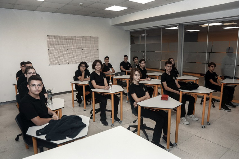 Demirören Medya Lisesi’nde ilk ders zili çaldı... Bakan Özer: Tarihi bir dönemece işaret ediyor