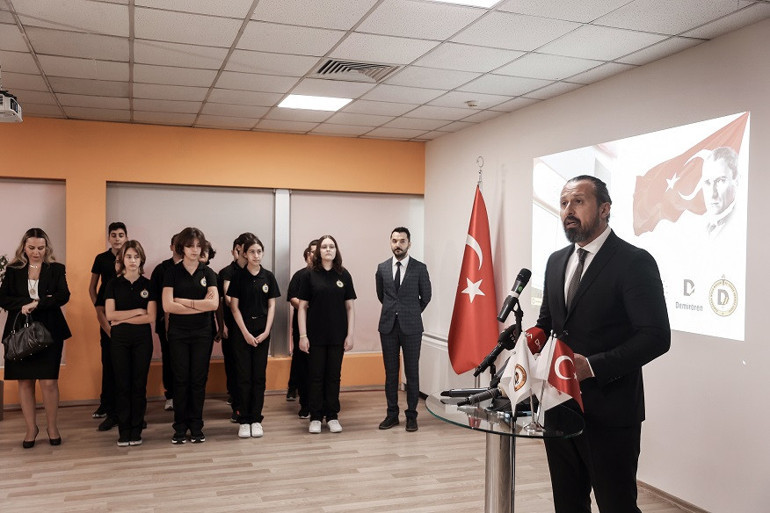 Demirören Medya Lisesi’nde ilk ders zili çaldı... Bakan Özer: Tarihi bir dönemece işaret ediyor