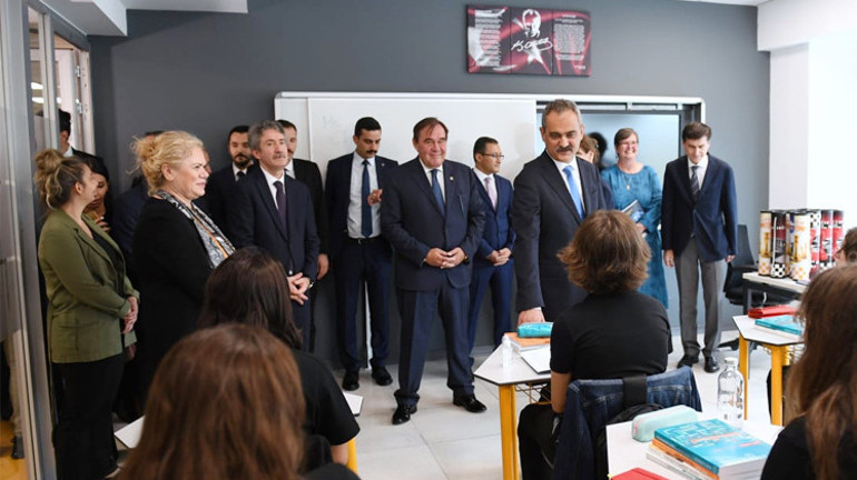 Demirören Medya Lisesinde ilk ders zili çaldı