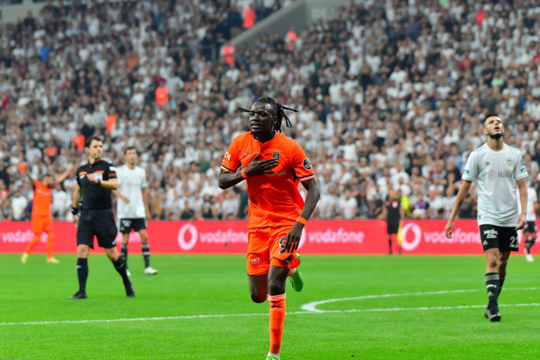 Son Dakika: Beşiktaş - Başakşehir maçında 12 yıl sonra bir ilk Ligin en kötüsü oldu... Yetersiz, tutuk, halı saha edasında...