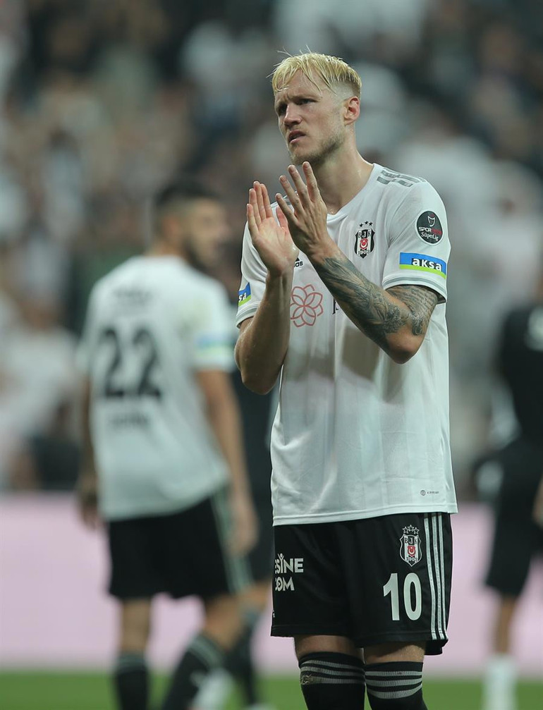 Son Dakika: Beşiktaş - Başakşehir maçında 12 yıl sonra bir ilk Ligin en kötüsü oldu... Yetersiz, tutuk, halı saha edasında...