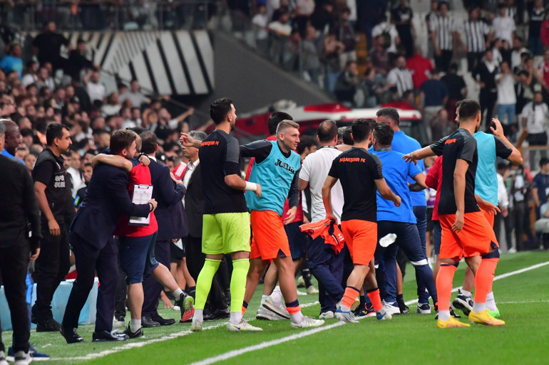 Son Dakika: Beşiktaş - Başakşehir maçında 12 yıl sonra bir ilk Ligin en kötüsü oldu... Yetersiz, tutuk, halı saha edasında...