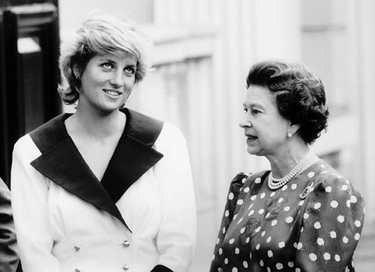 Kraliçe 2. Elizabeth ve Diana: Nasıl bir kayınvalideydi Yarım saat içinde tam üç kez ağladı