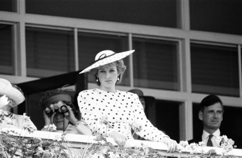 Kraliçe 2. Elizabeth ve Diana: Nasıl bir kayınvalideydi Yarım saat içinde tam üç kez ağladı