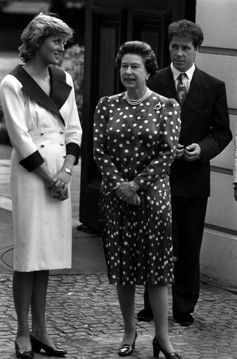 Kraliçe 2. Elizabeth ve Diana: Nasıl bir kayınvalideydi Yarım saat içinde tam üç kez ağladı