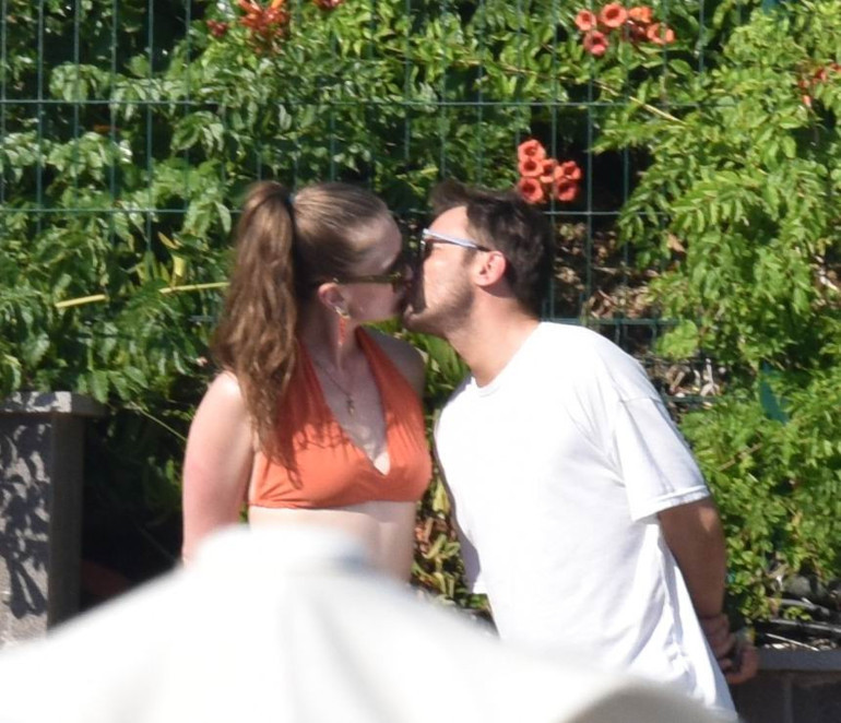 Kimseye ihtiyacın yok, senin ailenim demişti... Yıllarımı çaldı