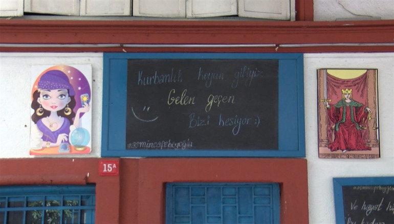 İstanbulda fal kafe tartışması Ünlüler bile gidiyor