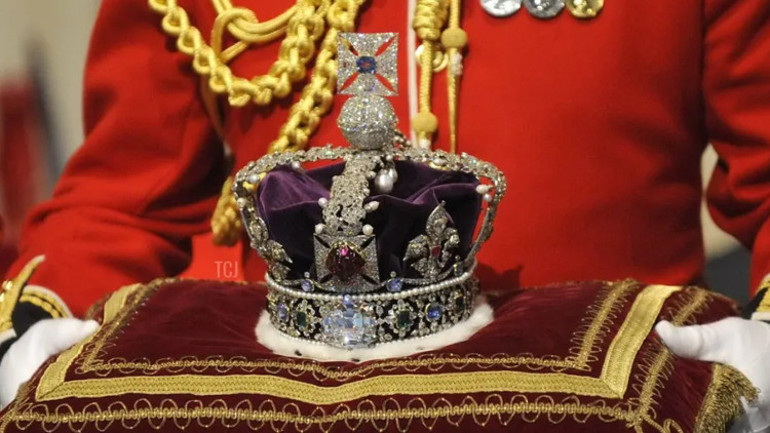 Son dakika... Kraliçenin tabutu Buckingham Sarayından ayrıldı... Cenazede başrolü onlar oynayacak
