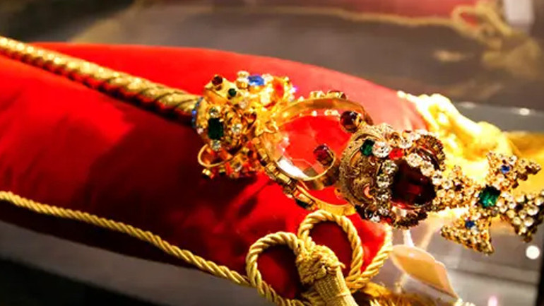 Son dakika... Kraliçenin tabutu Buckingham Sarayından ayrıldı... Cenazede başrolü onlar oynayacak