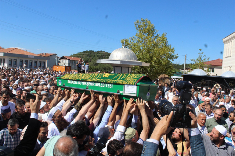 Şehit Kaymakam Safitürkün babasına veda... Cenaze törenine Bakan Soylu da katıldı