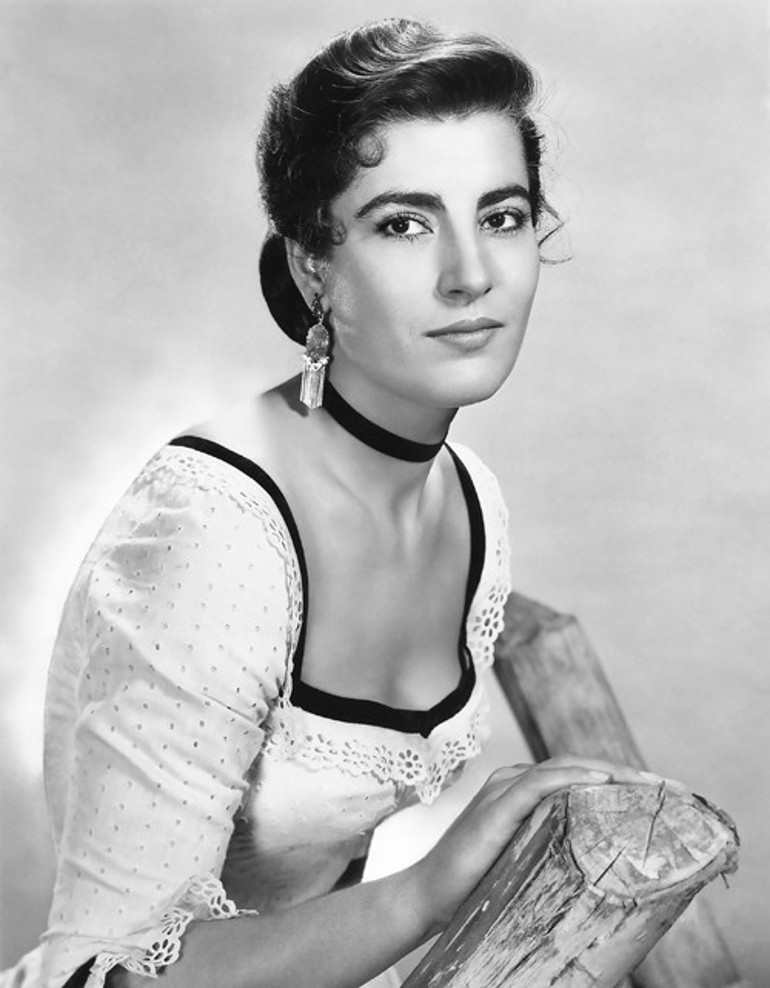 Sinema, efsane bir yıldızını kaybetti: Irene Papas öldü