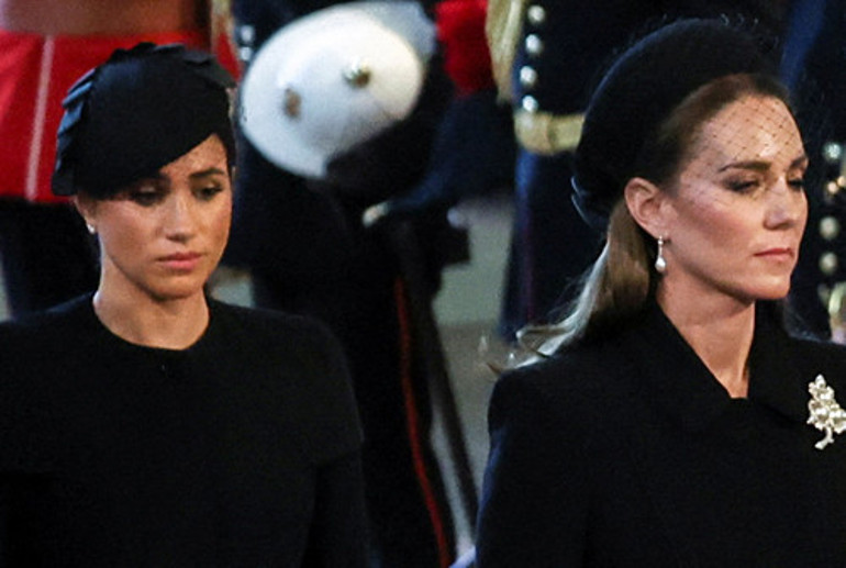 Kate Middleton intikam küpelerini taktı: Hem Kraliçeye hem kayınvalideye selam