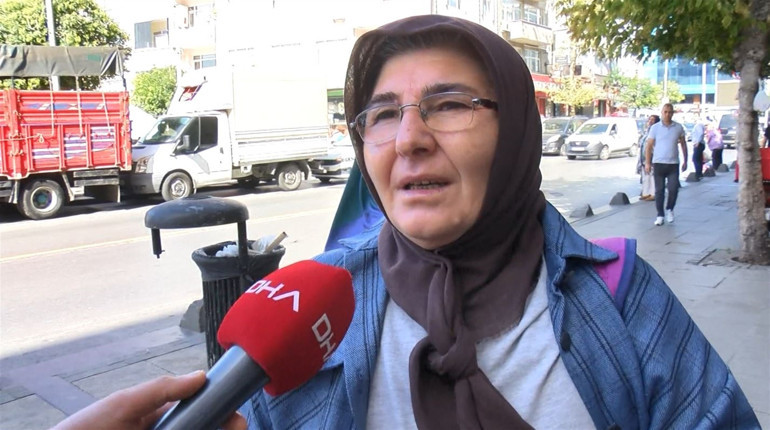 Sosyal konut başvurusu için banka önlerinde yoğunluk sürüyor