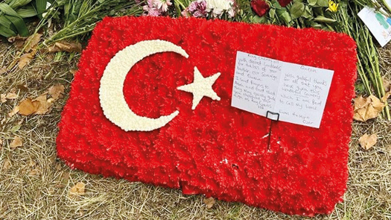 İngiliz-ABD medyasının Kraliçe kavgası: ‘Ne hakla kötülersin’ tepkisi