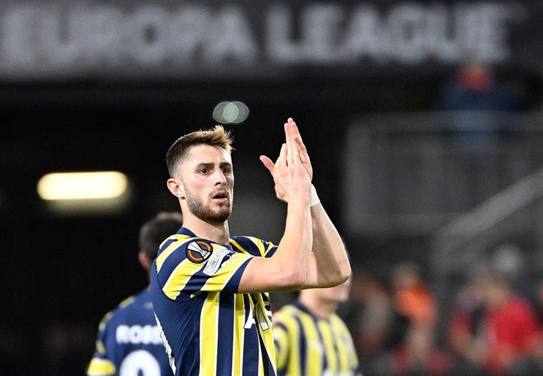 Son Dakika: Fenerbahçe Fransada pes etmedi İki isim çok konuşuldu... Çıkışı peri masalı gibi, o ise en zayıf halka...