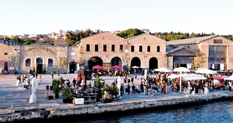 İstanbul sanata kucak açtı