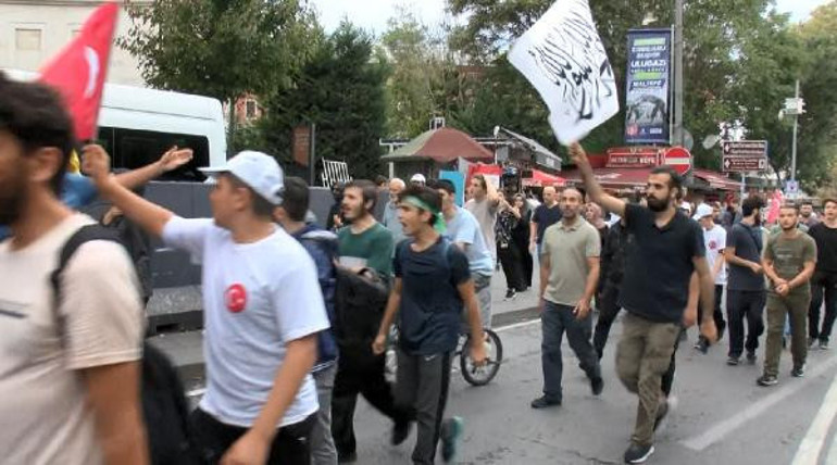 Fatihte LGBTİ karşıtı Büyük Aile Buluşması gerçekleşti