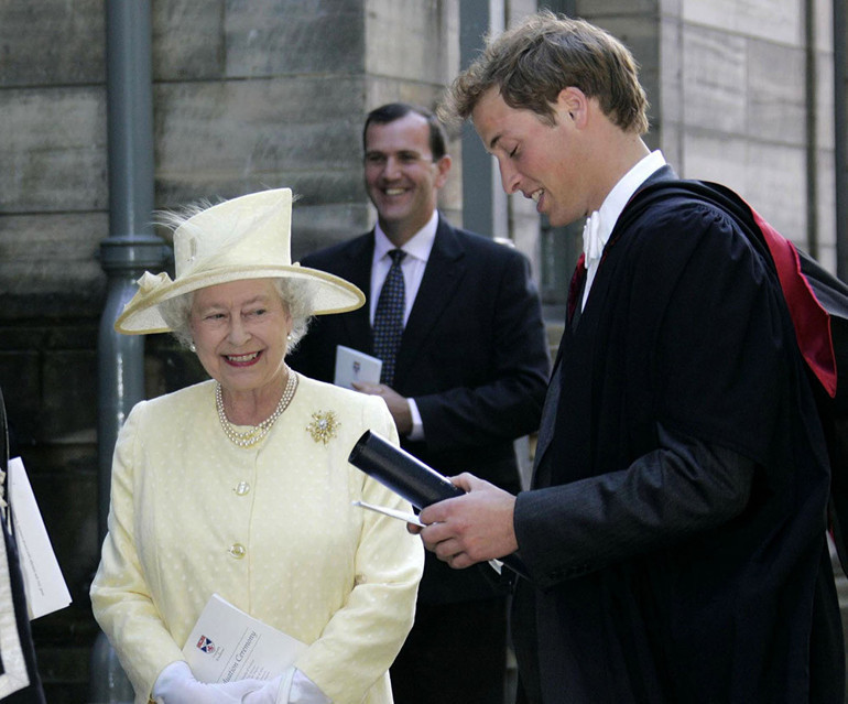 Kraliyetin geleceği onların elinde Skandaldan da puan topladılar... William ve Kate İngilizlerin gözbebeği...