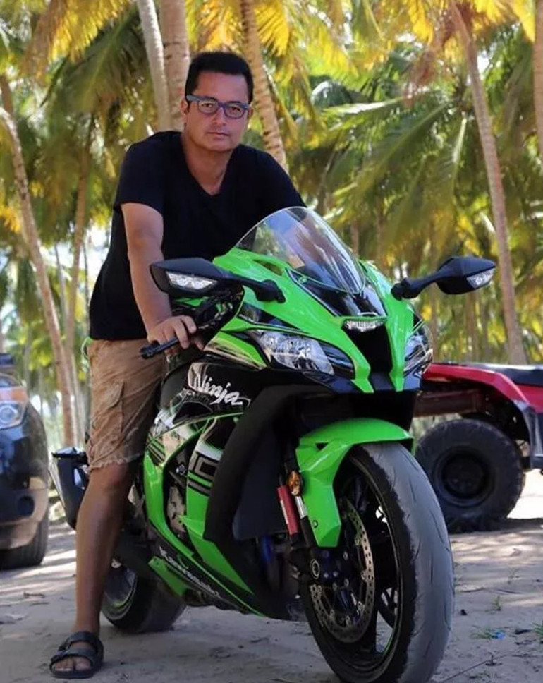 Acun Ilıcalı motor kazası geçirdi