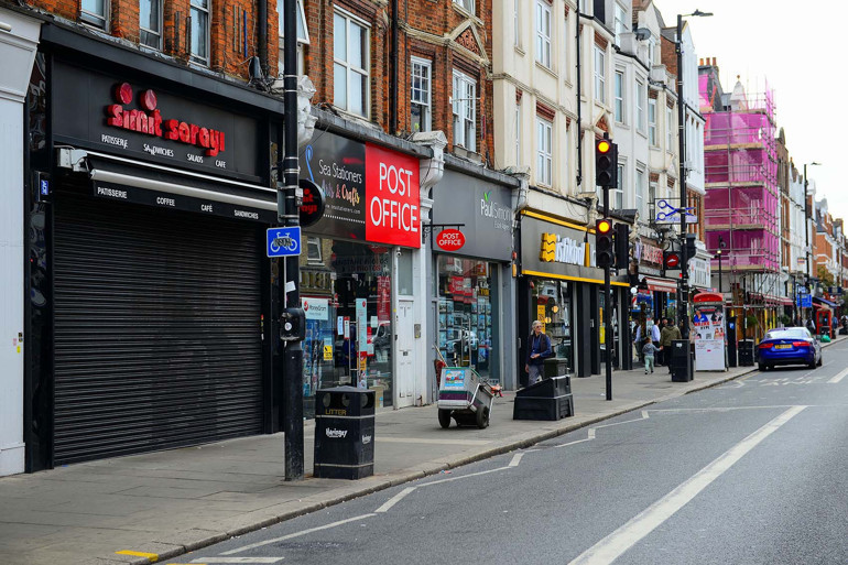 Bu işyerlerini pandemi bile kapatamamıştı, Londra’nın kuzeyinde hayat durdu