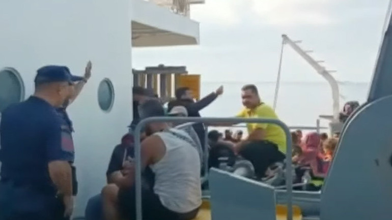 Kaş açıklarında yardım çağrısı Göçmen faciası böyle engellendi