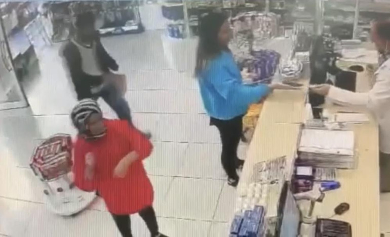 Hiç tanımadığı biri genç kadına eczanede dehşeti yaşattı